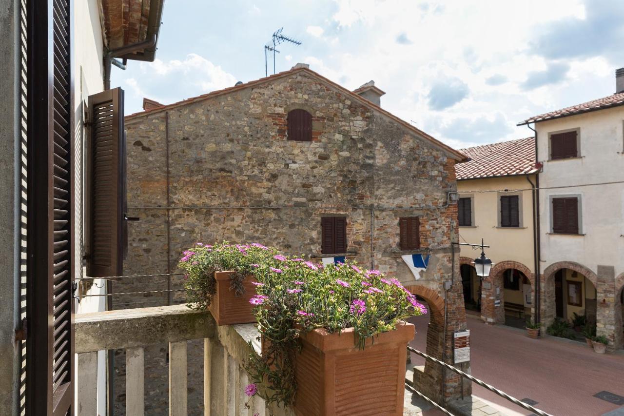 Locanda Antico Borgo Чивітелла-ін-Валь-ді-К'яна Екстер'єр фото